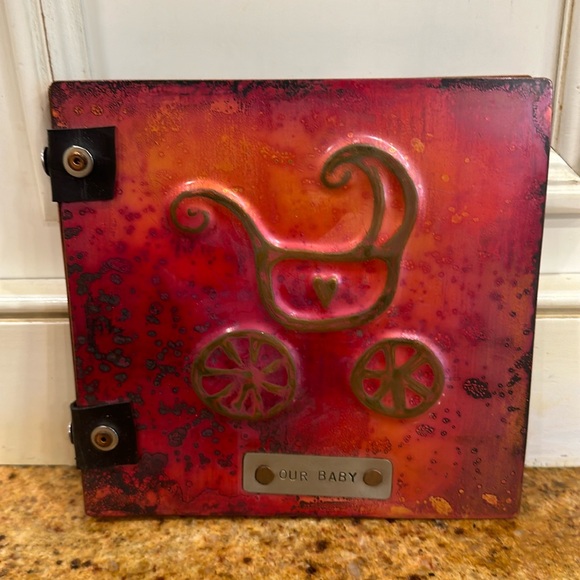 NWT👶 THE ALL GOURS UNIQUE COPPER PHOTO ALBUM WITH PATINA- SAYS OUR BABY - Picture 1 of 8